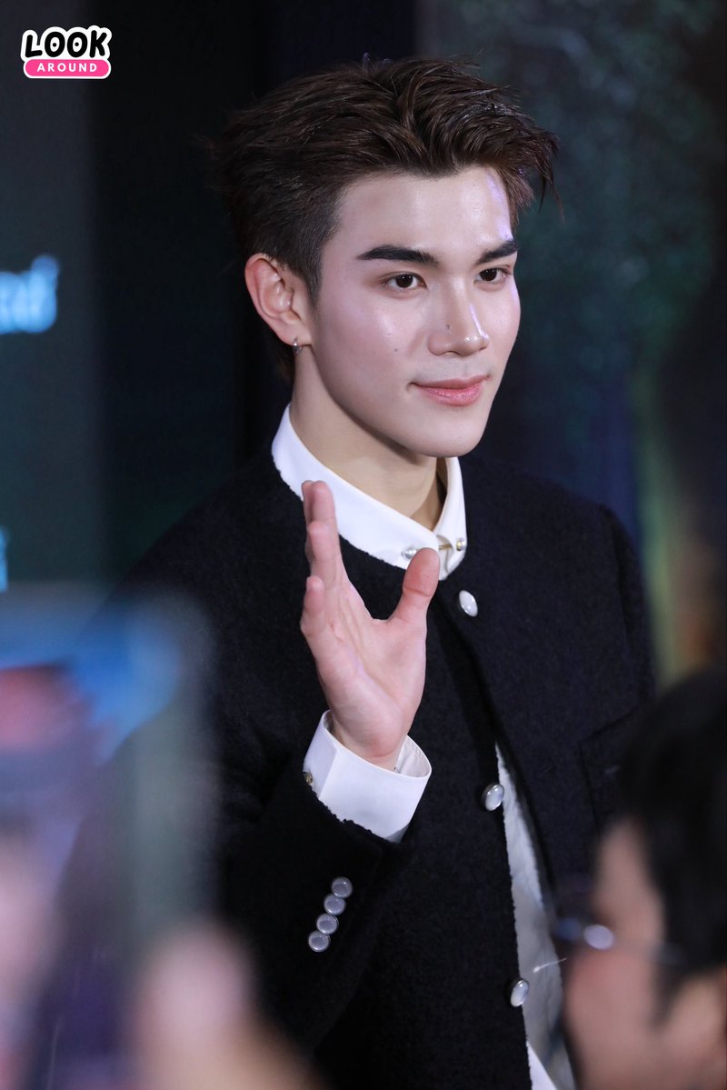 LookAround_TH's tweet photo. “โฟร์ท ณัฐวรรธน์” ร่วมงาน GALA PREMIERE ภาพยนตร์เรื่อง “กฤษดาพาราไดซ์”🎬✨

ACTOR FOURTH x GALA PREMIERE
#กฤษดาพาราไดซ์GALA
#Fourthnattawat #โฟร์ทณัฐวรรธน์
#กฤษดาพาราไดซ์ #KijsadaParadise https://t.co/d8N2rG3fWE