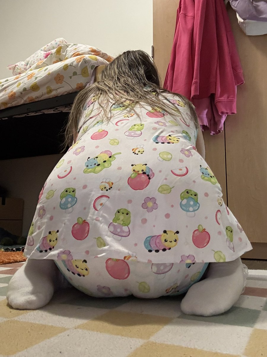 littleyappybaby's tweet photo. booty butt :3 

#abdl #diapergirl #diapers #abdlgirl https://t.co/BulmFmU1I3