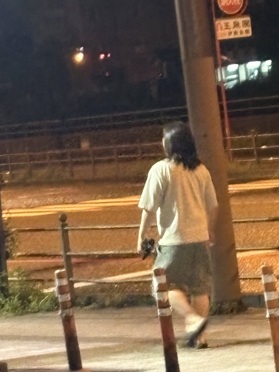 yellow__397's tweet photo. スキャンダル？
リノ翔「すき家に向かう大物俳優M」 https://t.co/m8Dm6WIfo8