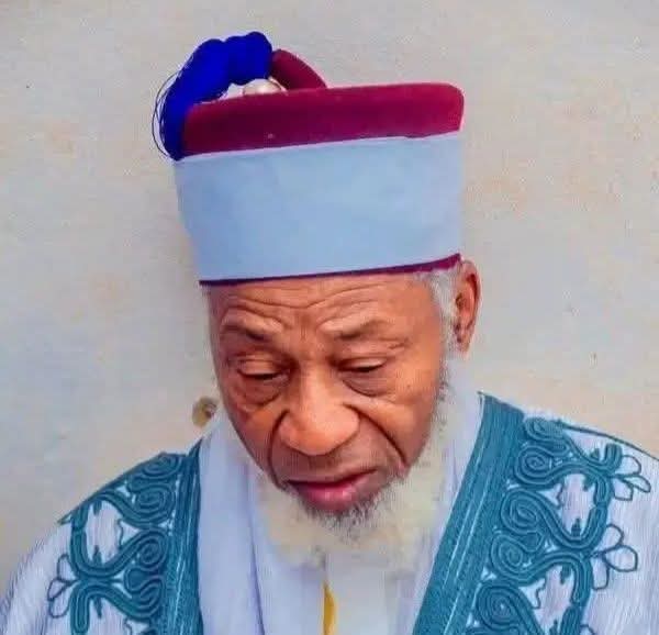 dailynews24_NG's tweet photo. The Emir of Gazargamu, Ahmad Tijjani Ibn-Saleh, has died in Cairo, Egypt, after a prolonged illness.

His death was announced by the Waziri of Gazargamu, Muhammad Baba-Kankare, who said arrangements are underway to bring his remains back to Nigeria for burial. https://t.co/kQZbP5IrIq