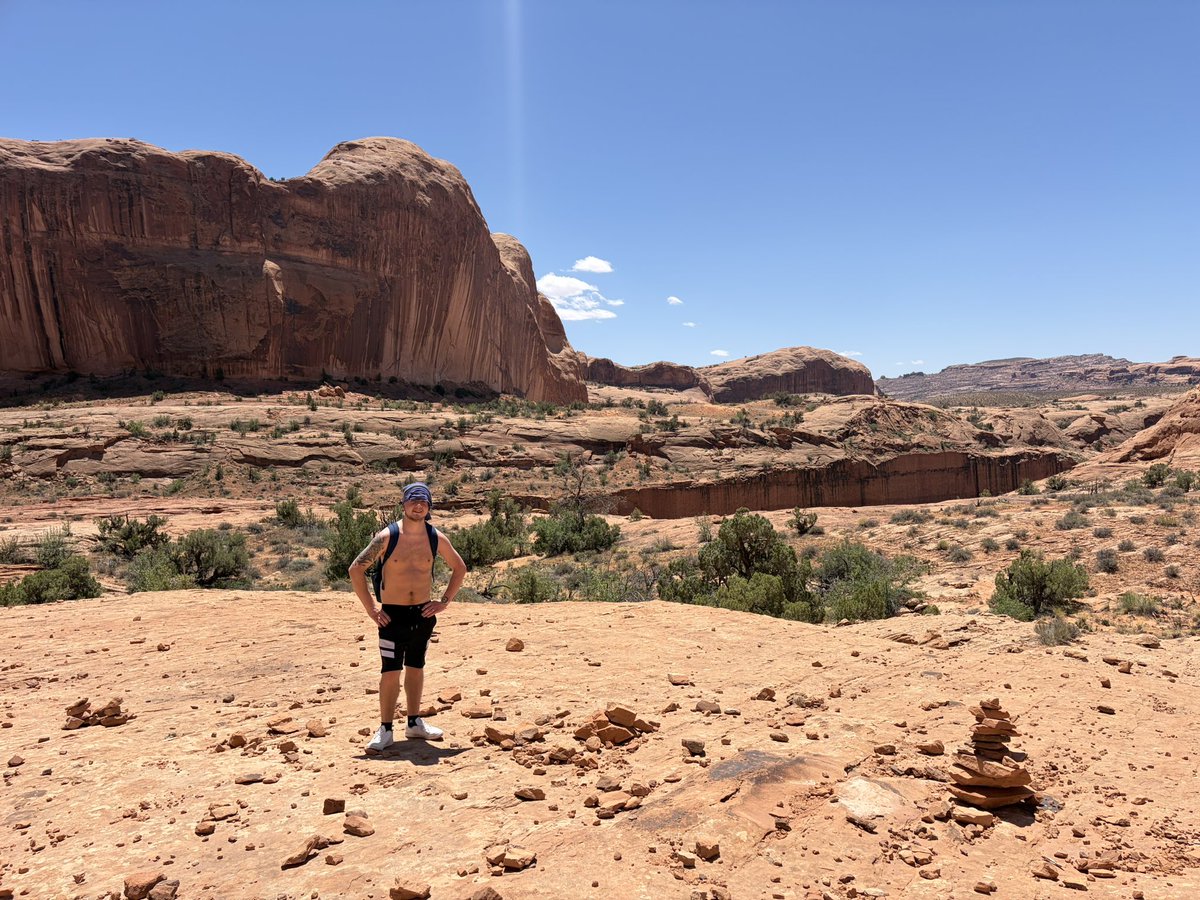 tomwatson93's tweet photo. Moab, UT. Doesn’t offer an awful lot, but it’s beautiful. Loved it here. Onto the final leg of our tour: Denver, CO. https://t.co/RScMhujxxp