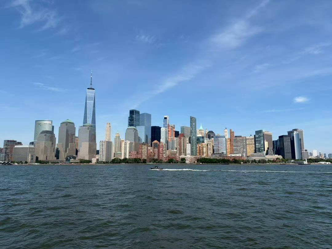 Emily766F12's tweet photo. Do you think this is the most beautiful city in the U.S.? Please let me know.

Yes

No https://t.co/nwbfFRxt9F
