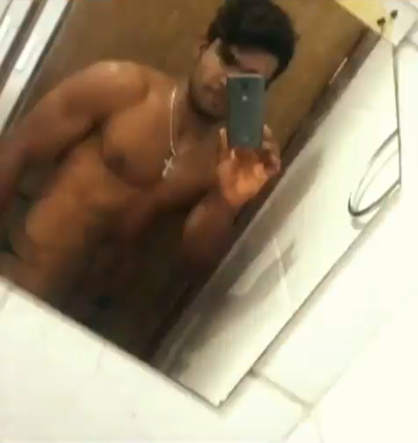 poserweiss's tweet photo. e quando vazou essa foto do lázaro e nós ficávamos esperando ele invadir nossa casa com a bunda na janela https://t.co/TJj5vpAL3w