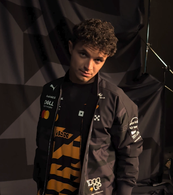 4NRRIS's tweet photo. WHY HE HAS TO LOOK THIS GOOD I FEEL SICK https://t.co/e7CkW3x2XX