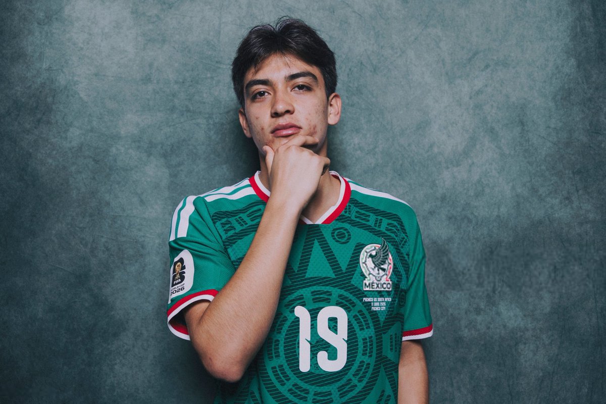 i3merz's tweet photo. Gilberto Mora #FIFAWorldCup https://t.co/PixaCpubL2