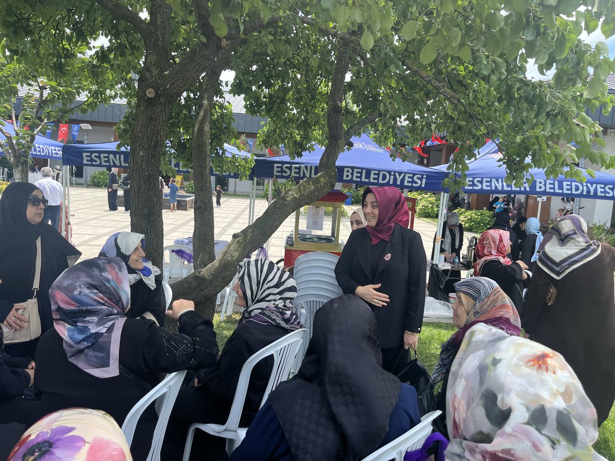 seval_av's tweet photo. Esenler Belediyesi Çeyiz Evi tarafından,  gençlerimize evlilik yolunda destek olmak amacıyla düzenlenen hayır kermesine katıldık.

Bu anlamlı dayanışmaya katk�� sunan herkese teşekkür ederim. 🌸🤲🏻

 #Esenler #ÇeyizEvi https://t.co/j5zmjO2bfU