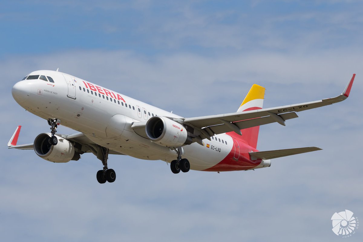 jmdeza1's tweet photo. Arriving in Barcelona, Iberia's A320 EC-LXQ carrying Pope Leo XIV from Madrid. The Pope's coat of arms with the motto 'In Illo uno unum'. words by Saint Augustine "although Christians are many, in the one Christ we are one." @iberia @air_comment @VadeAviones @Spottersbcn https://t.co/IXureXJD13