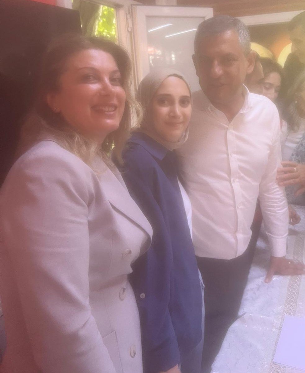 glsmkrmn_chp's tweet photo. CHP'nin Genel Başkanı Özgür Özel'dir.
Aksini söyleyen CHP'li değildir! https://t.co/keW78hvz78