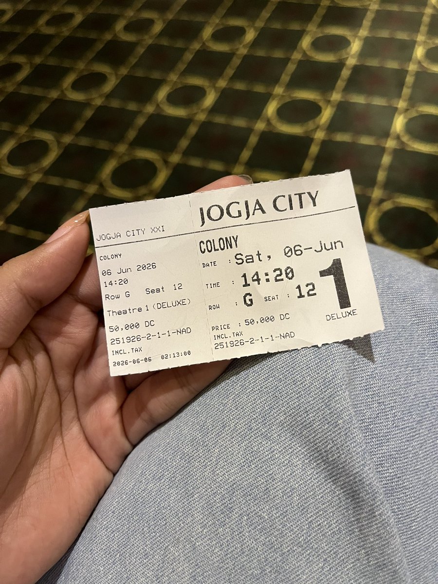 yeuxdefee's tweet photo. Menonton sendiri keliling mall sendiri jajan chesseee cake sendiri 😀🙂‍↔️🌻💃🏻❤️‍🔥🔥🤟🏻 https://t.co/qpLrQsG6ni