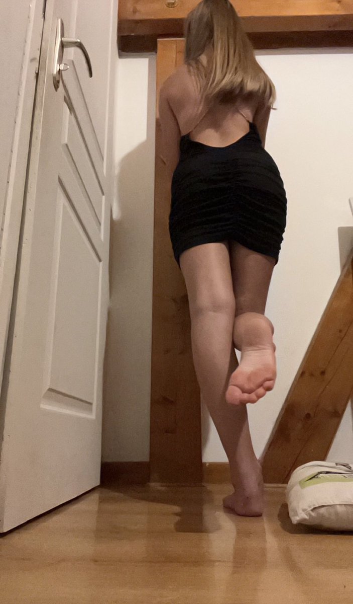 cutefindomfr's tweet photo. Follow moi et reçoit gratuitement une photo de mes pieds en dm

Gros loser 

⚜️ Findom moneyslave moneymiss humanATM soumis esclave domina fétichiste pieds aisselles loser humiliations femdom crachats https://t.co/l4Rz9X5rgM