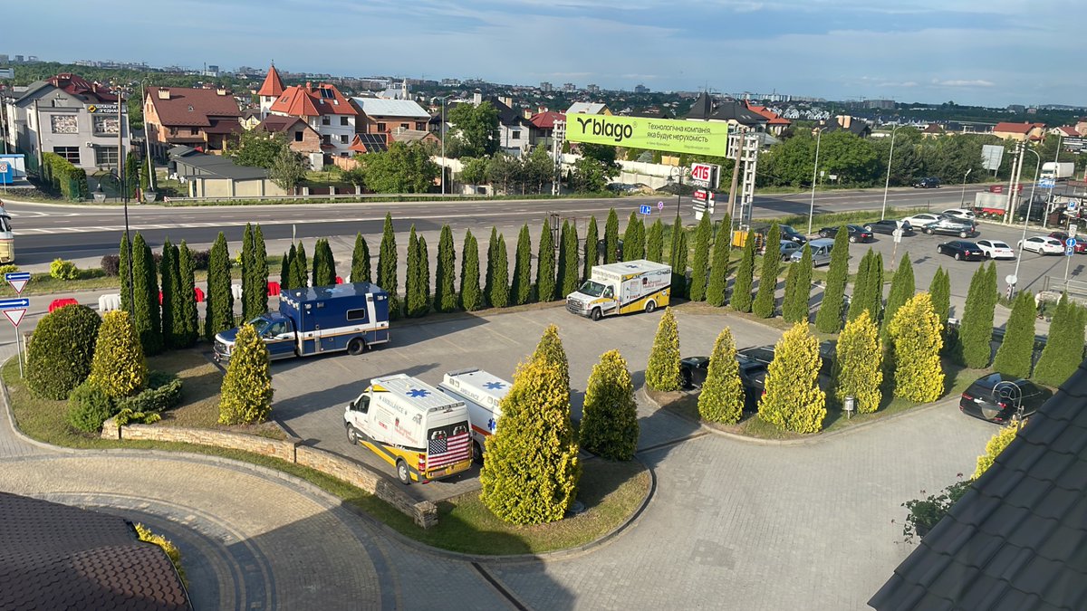 AmbulancesU's tweet photo. Even with all the correct paperwork it still takes several hours to get across the border. Once through we stopped in Lviv for the night where we met our first ambulance recipient and the @avfukraine which would accompany us to Odesa. After a year it was good to be back in UA. https://t.co/3DkWxnblg3