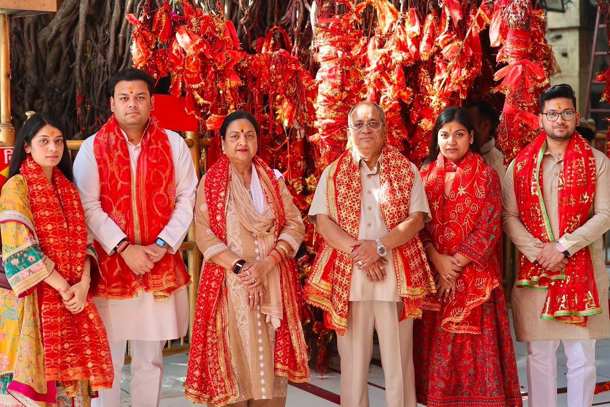 RajveersinghUP's tweet photo. आज माँ कांगड़ा देवी, माँ चामुंडा देवी, माँ चिंतपूर्णी देवी, माँ ज्वालामुखी देवी एवं माँ बगलामुखी देवी के पावन धामों में सपरिवार दर्शन एवं विधि-विधान से पूजा-अर्चना करने का सौभाग्य प्राप्त हुआ। https://t.co/auMWPVDVkd