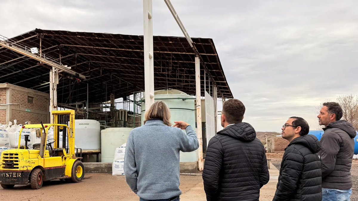 econprod_rn's tweet photo. PROVINCIA FACILITÓ INVERSIÓN ESTRATÉGICA PARA UNA EMPRESA DE CINCO SALTOS

Gracias a la garantía otorgada por FOGARÍO, la firma accedió a un financiamiento para la fabricación de un insumo esencial para los sistemas de agua potable y tratamiento de cloacas. https://t.co/11doUZi6Co