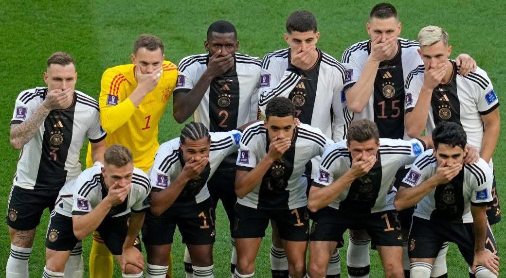 ScouTurk's tweet photo. 🇩🇪🇺🇸 Why isn’t Germany showing the same reaction it did in Qatar?

🇺🇿 Uzbekistan are being searched with dogs and shouted at,

🇸🇳 Senegal are being subjected to excessive searches as well,

🇸🇴 2025 African Referee of the Year has been denied entry.

Where are you, Germany?🤔 https://t.co/xGViNpBfAP
