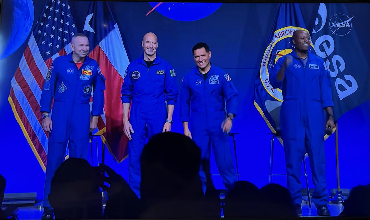 cydiaomg's tweet photo. I’m not crying, you are
#nasa #esa #artemis #artemis3 #earthjoy https://t.co/wpwPuySkeC