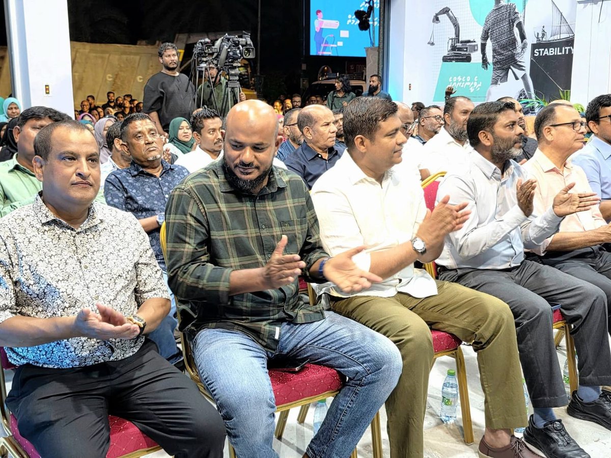 HiltanAxiph's tweet photo. ކޮންގްރެސް ޕާރޓީގެ ޖަގަހަ ޖަލްސާ ފެށިގެން ކުރިޔަށް.

#DhiveheengeRaajje
#CongressPartyMV https://t.co/diqmNMokLH