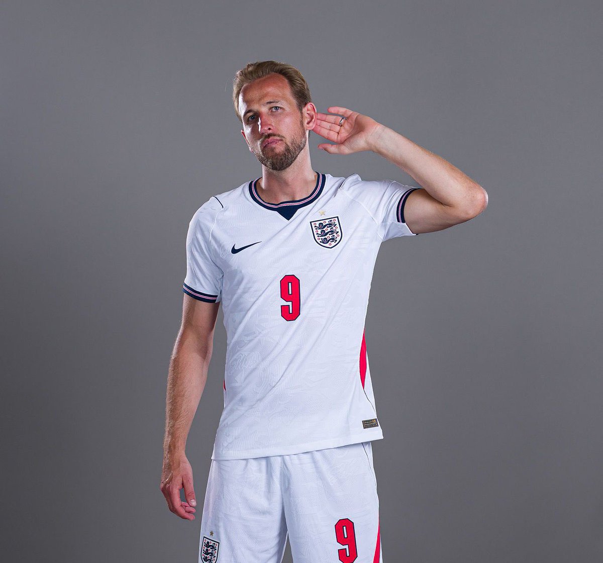 iMiaSanMia's tweet photo. 🏴󠁧󠁢󠁥󠁮󠁧󠁿 Harry Kane is World Cup ready 🦁 https://t.co/N6RujfVTAa