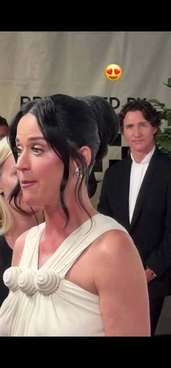 RosieRocks28's tweet photo. Did Katie dump Justin for Chantal Hebert? https://t.co/MLl4xiUTJI