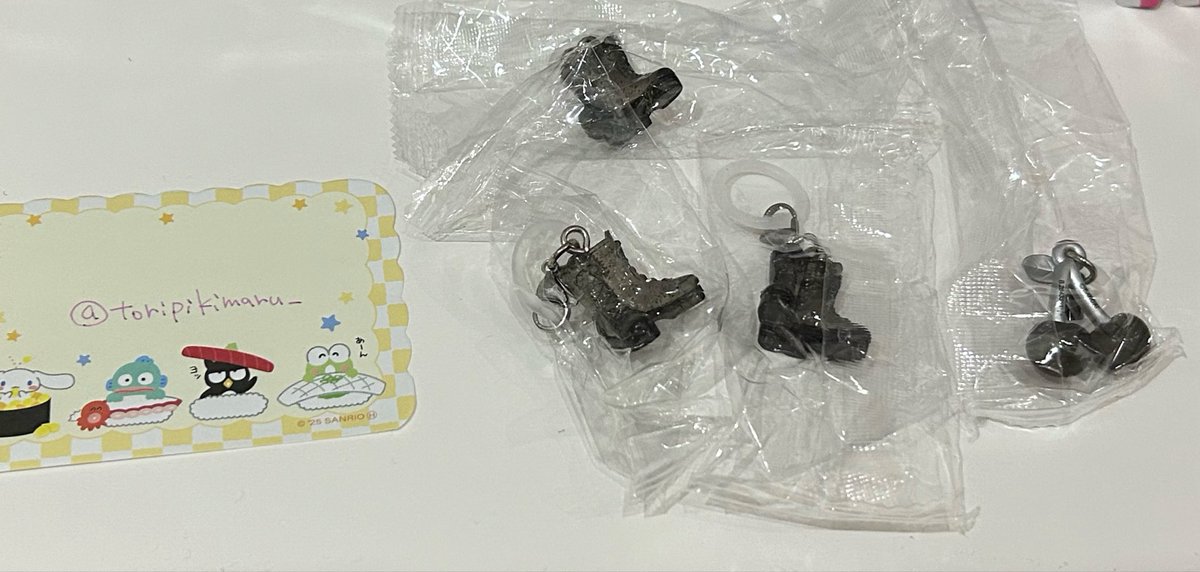 toripikimaru_'s tweet photo. ロックモチーフ めじるしアクセサリー 交換

【譲】
・black cherry
・boots

【求】
・bunny
・bass

🌷cherryはbunny含む交換のみ
🌷新宿手渡し
🌷郵送は2点以上のみ可 https://t.co/9CxKZDyxxI
