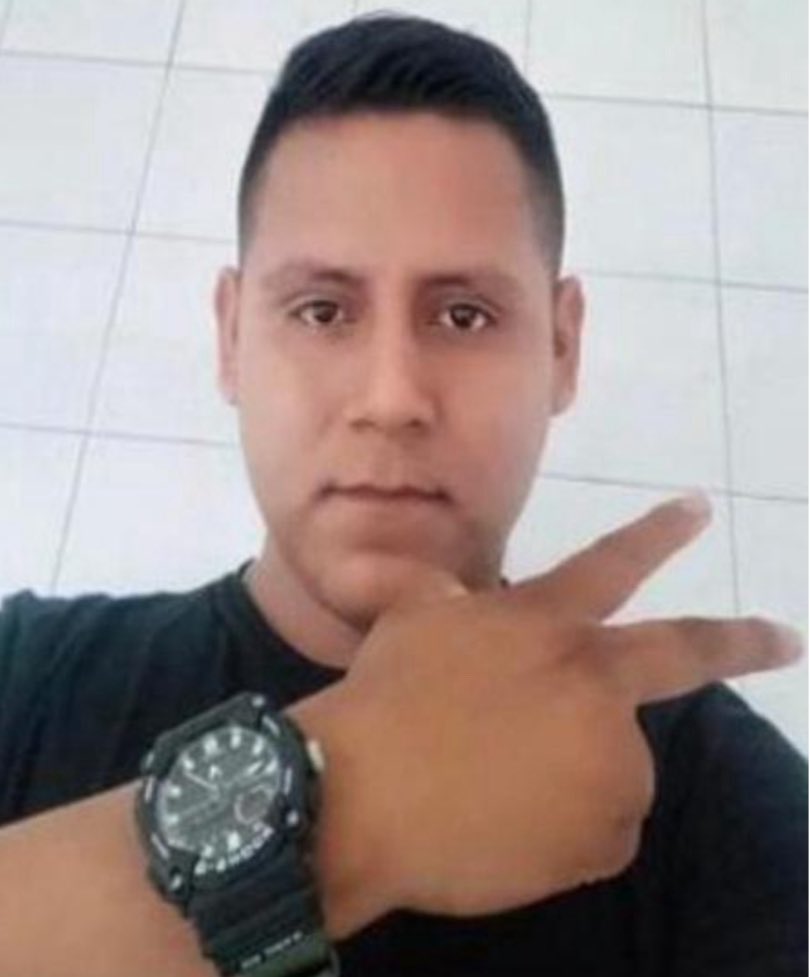 c4jimenez's tweet photo. ORDENARON ARMAR MIL EXPLOSIVOS PARA las MOVILIZACIONES de “APOYO a AYOTZINAPA”
Es Jesús Garcia, El Coquillo.
1 de los principales responsables de elaborar y distribuir los artefactos.
Organiza retener vehículos, robar combustible…
@FGRMexico @SSPCMexico y @SSC_CDMX lo indagan https://t.co/eG5vMMeC3F