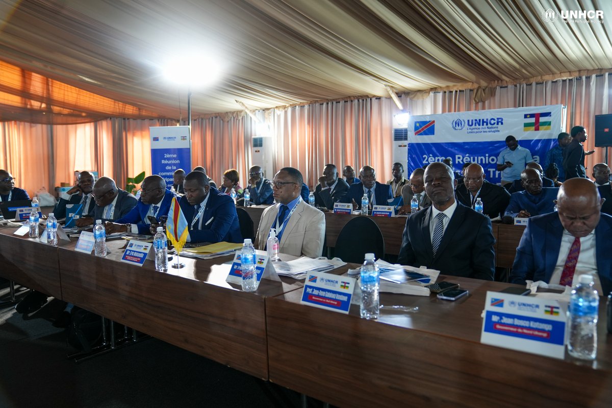 UNHCR_DRC's tweet photo. 🌍✨ #Durable #solutions, #stronger 🤝✨🌍

🇨🇩 DRC, 🇨🇫 CAR &amp; @UNHCR_DRC launched discussions on repatriations  
for  2⃣6⃣6⃣9⃣5⃣6⃣ Central African refugees in 🇨🇩 
and 6⃣3⃣6⃣3⃣Congolese refugees in 🇨🇫.

The Tripartite meeting is held in Kinshasa 📍building hope and shared futures. https://t.co/xFFRW0wUMQ