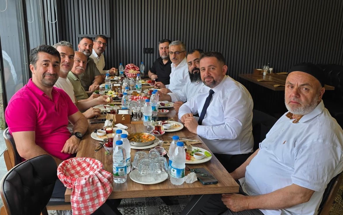 utepgm's tweet photo. UTEP Genel Başkanımız Sami Bektaş, Genel Başkan Vekilimiz Yusuf Altanhan ve UTEP Bursa Şubesi Yönetim Kurulu Toplantısı’na katılarak yürütülen çalışmalar, stratejik hedefler ve gelecek dönem yol haritası üzerine verimli istişarelerde bulundular.

@SamiBektas   @yusufaltanhan @bursautep @utep