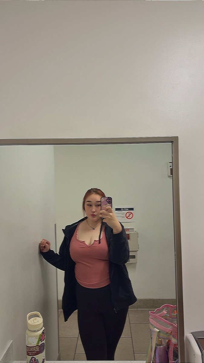 MandaMars5's tweet photo. Haven’t been on here in a min🤭😚 
You can find me on Reddit @ u/bbwberry on snap! Manda_berry2025 or on telegram Mandaberry 
Come say hi to this bbw stoner slut 💋 https://t.co/iWdYkAxkS4