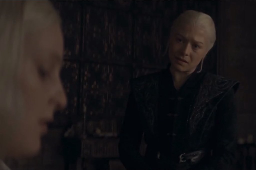 ellipsixm's tweet photo. Rhaenyra moments before inventing the paternity test: you know this kid lowkey looks alot like me, how old are you? https://t.co/KJKu3iCtYv