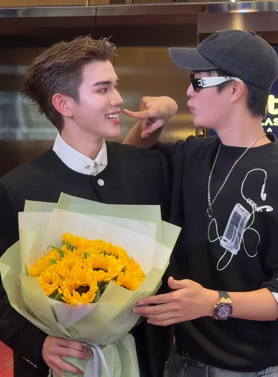 813bae's tweet photo. เข้าใจแล้ว ทำไมต้องเติมคำว่า my ไว้หน้าชื่อเค้า ก็น่ารักขนาดนี้ มีใครมาจีบคงแย่เลย https://t.co/gD5BISh7jf