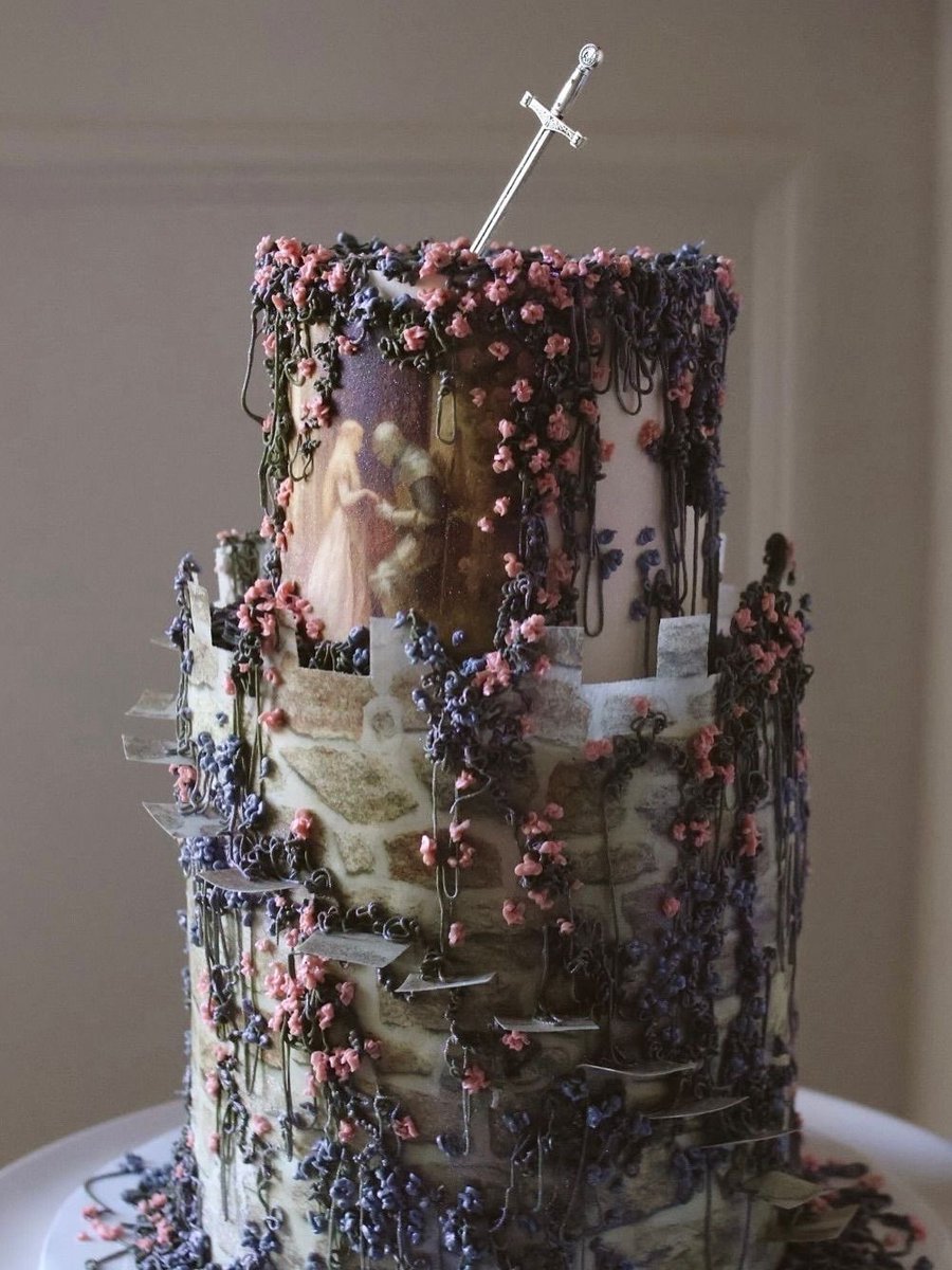 busyliviebee's tweet photo. this cake is so lizzie young coded #lizday #lizzieweek2026 https://t.co/vcQxZ1GR00