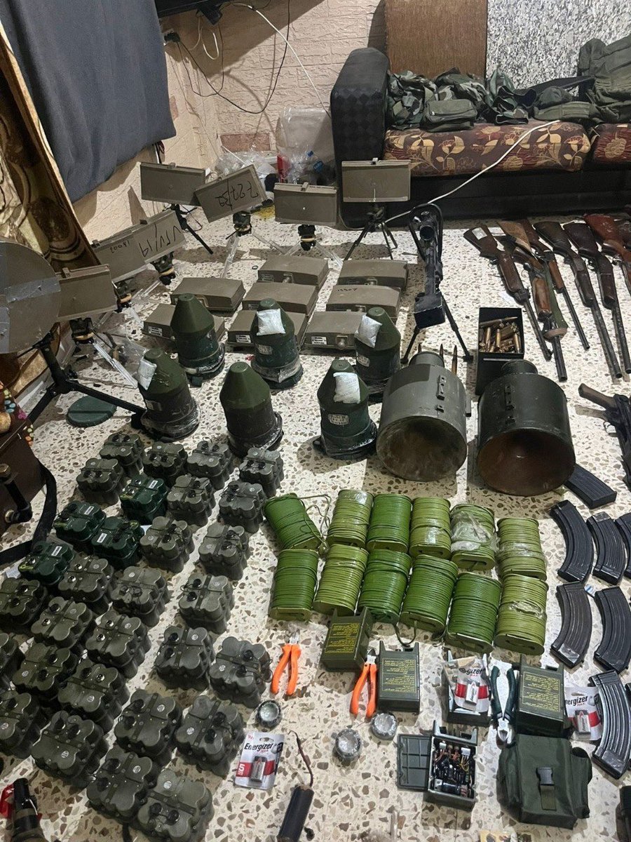 MachonaMarco's tweet photo. 🚨A huge amount of weapons belonging to Hezbollah were discovered in South Lebanon by the IDF, some were near a baby crib in the room https://t.co/YLwCPRk97b