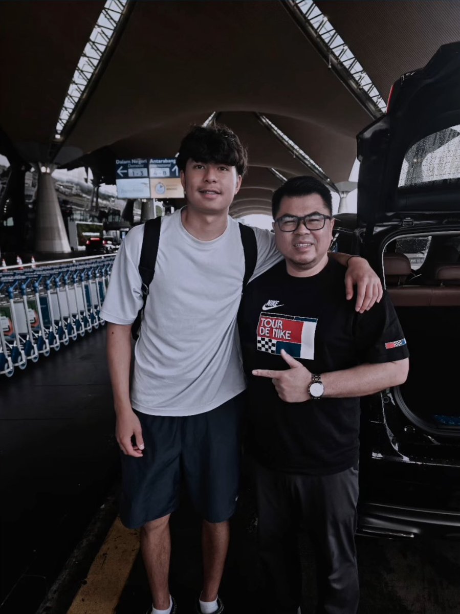 zulhelmizainal1's tweet photo. PROCESS ONGOING… ⏳🇲🇾

Harry Montague yang mempunyai pertalian darah Malaysia telah datang ke negara ini bersama bapanya bulan lalu bagi urusan penyerahan dokumen.

Difahamkan, proses tersebut berjalan dengan lancar dan kini sedang berada di peringkat seterusnya. 🔄

West Ham United 👀

@ASTROARENA