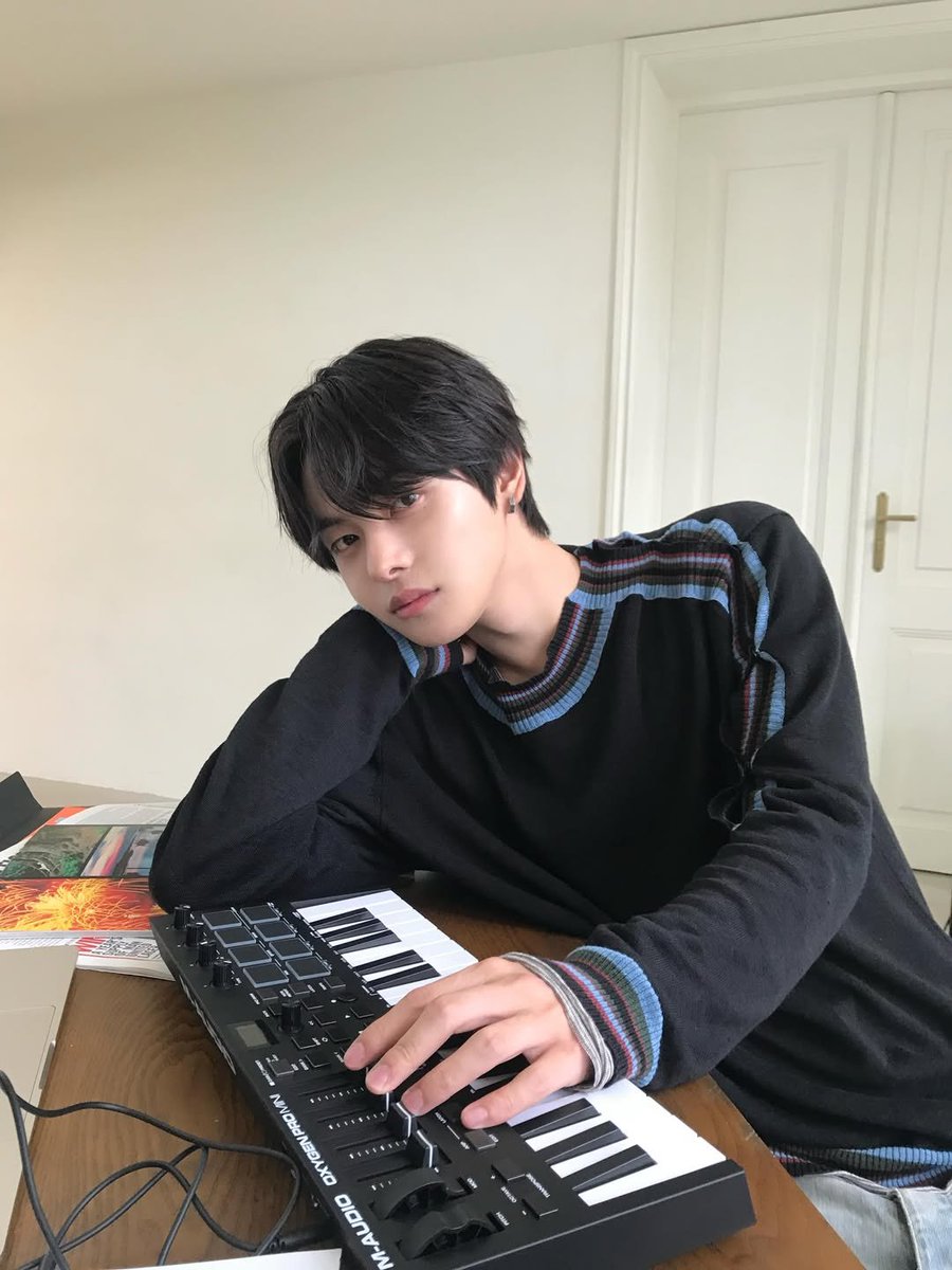 ALD1_ID's tweet photo. @ALD1_official 2 — #LEO #리오 #リオ #李理悟 https://t.co/PziZJcNgSt