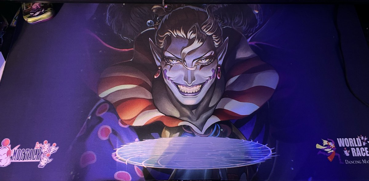 Hotkeely's tweet photo. One of the fastest purchases I ever made   Anywhere here’s my new deck mat XD https://t.co/0fo98OQ7Ha