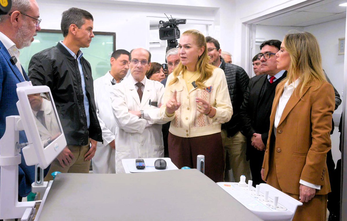 mariatbaran's tweet photo. Con esta inversión del #GobiernoDelParaguay del Presidente @SantiPenap a través de la @itaipuparaguay, nos permitirá ampliar la capacidad de atención, mejorar los diagnósticos y realizar procedimientos cardiovasculares de alta complejidad con mayor precisión y seguridad. https://t.co/M6MdYl85ty