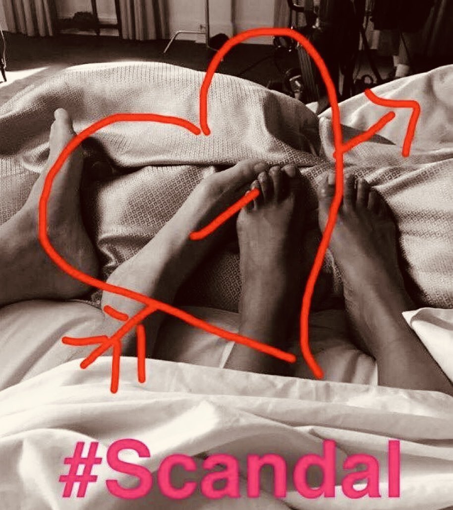 GlamGirl_02's tweet photo. K posting a pic of their feet in bed during filming 

Normal costar behavior https://t.co/48sYywQt60