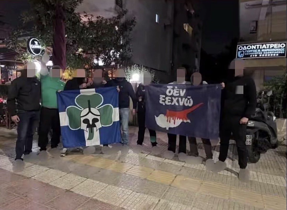 AutonomousGreco's tweet photo. Οσο αναφορά τους γαύρους με τον εθνικό ύμνο και τον Αταμαν. Πέρα από τα οπαδικα, είναι πλέον ξεκάθαρο ότι τον ενοχλούν οι ελληνικές σημαίες. Ειναι η δεύτερη φορά που αναφέρεται σε αυτό. Καλώς ή κακώς είναι τούρκος και έχει συγκεκριμένες αντιλήψεις..
☘️🇬🇷🤚🏼 https://t.co/0vP1ZMdOmt