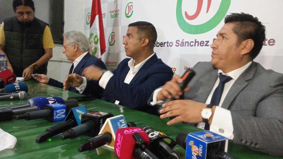 rodolfolara_'s tweet photo. Está por empezar conferencia de prensa de Juntos por el Perú para manifestarse sobre las ocurrencias extrañas de cara al escrutinio de actas de la ONPE https://t.co/XYCMtRLLoK