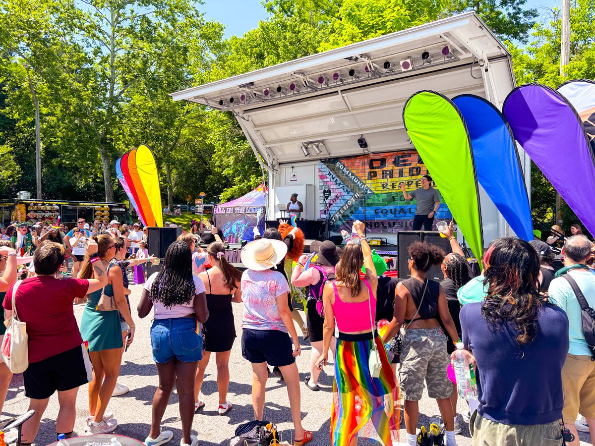 RepSarahElfreth's tweet photo. Happy Pride, Howard County!🏳️‍🌈 This weekend, #TeamElfreth joined Old Ellicott City’s 5th Annual Pride Festival to celebrate the LGBTQIA+ community and share our office’s resources. From uplifting your voice in Washington as part of the @EqualityCaucus to helping neighbors on the ground, we are proud to stand up in the fight for love, acceptance, and equality for all.