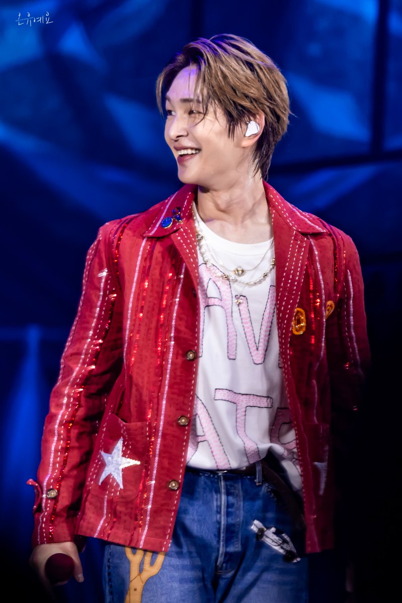 thisisonew_1214's tweet photo. 260529
.
The Trilogy I
2026 SHINee WORLD VIII
[THE INVERT]
.
#온유 #ONEW #オンユ
#SHINee #샤이니 https://t.co/MmY5VWBg3I