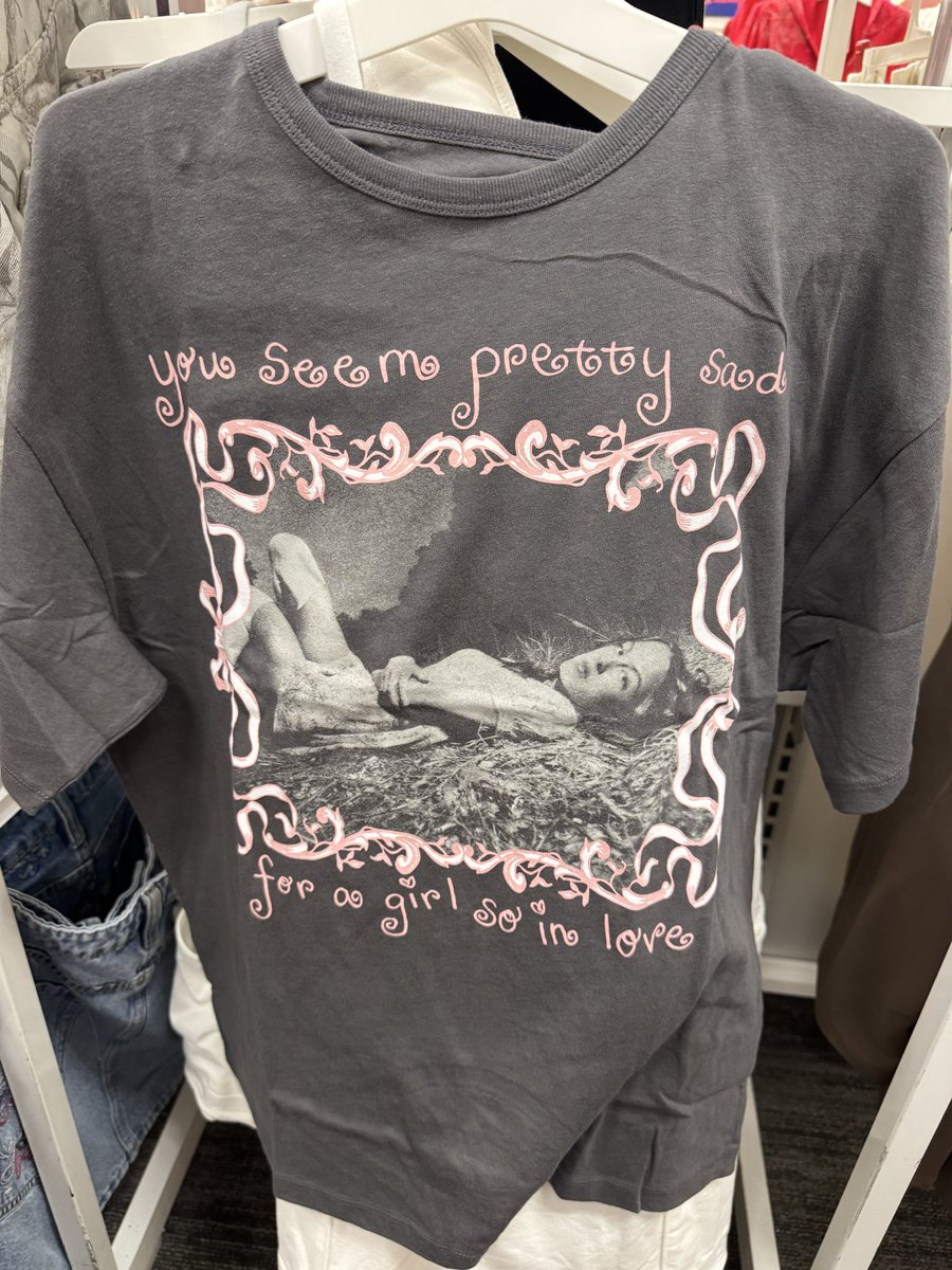 amandabedumb's tweet photo. FOUND LIV IN TARGET… IM OBSESSED https://t.co/Y64obKWxhM