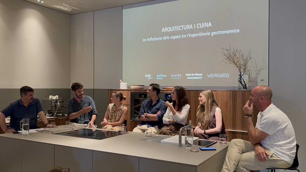 COACGirona's tweet photo. š @annasabriaarq, arquitecta i coordinadora de la jornada, presenta els ponents!
Uns ponents de luxe ā¬ļø
#XeviBayona
#MartinaPuigvert
#AndreuCarulla
#CristinaFeliu
#CristinaNoguƩ
#QuimCasellas
š° El periodista @AlfonsPetit modera la conversa! https://t.co/5AjhJW8KO9