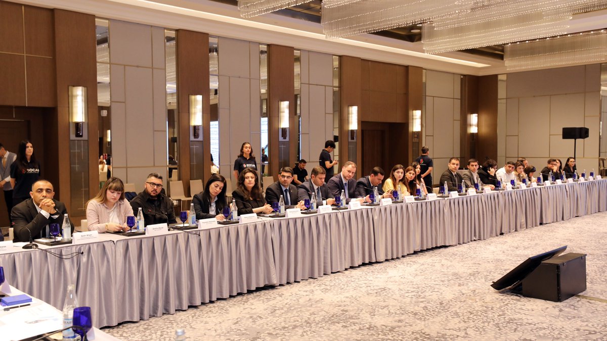 SOCARofficial's tweet photo. Enerji Dialoqu Platforması çərçivəsində gənc media nümayəndələri üçün “Qlobal enerji bazarlarında yeni çağırışlar: etibarlı tərəfdaşlıq və Azərbaycanın strateji rolu” mövzusunda silsilə məlumatlandırma sessiyalarına start verilib. https://t.co/qUJb6uytDI