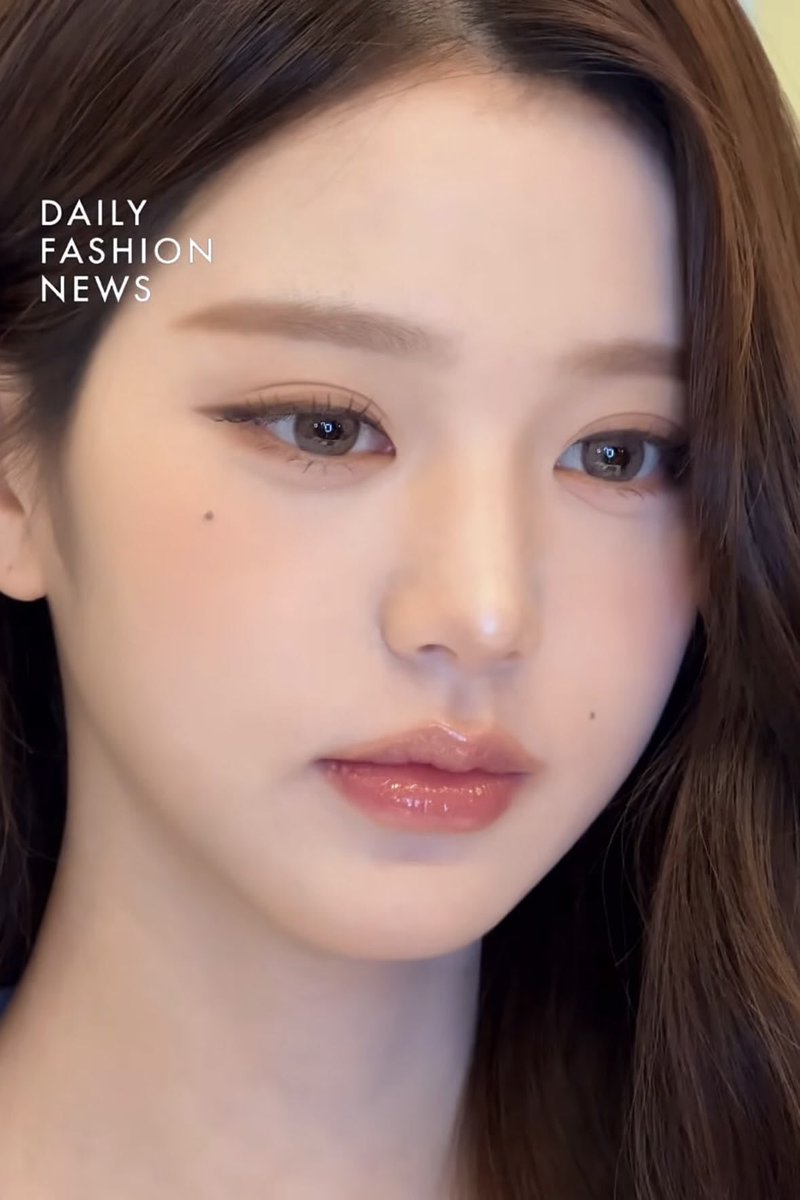 baiyeon's tweet photo. ตัวอย่างขี้แมลงวันไฝสเน่ห์แก้มซ้าย มันปุ้กปิ้กจิง คือเป็นตำแหน่งที่น่ารักมากจริง ๆ แล้วใต้ตา / โหนกแก้มคือไวบ์ sexy flirty ขี้เล่นนิด ๆ บอกไม่ถูก 🤍🥺👍🏻 https://t.co/3QYPahjqXc