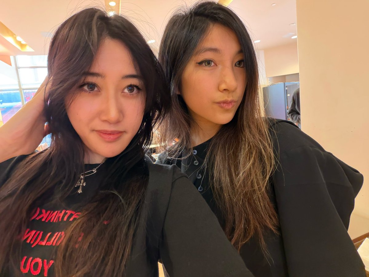 VivianCaiIAm's tweet photo. sf smh:

text someone "let's grab coffee" 
*left on read for 3 weeks*

post a partiful link for a random tuesday night
*150 ppl fighting for spots* https://t.co/DpfAw9LQth