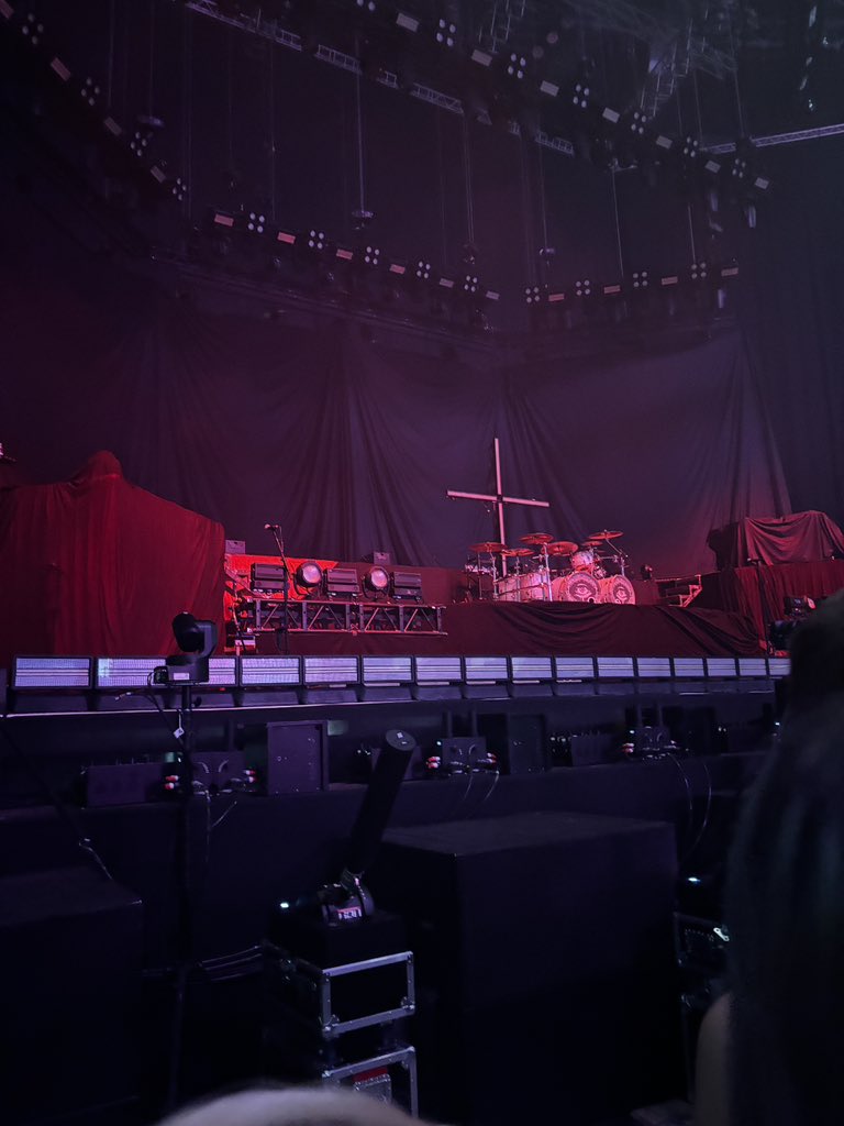 _urh0e's tweet photo. bmth https://t.co/YIFJshWhGU