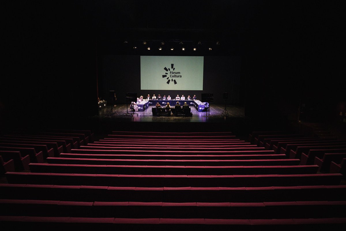 margaridalopes's tweet photo. 💬 Novo programa de apoio ao cruzamento entre Cultura e Tecnologia: 500 mil euros arranca a 15 de junho. O anúncio foi feito na 4ª edição do Fórum Cultura, onde debatemos o impacto da Tecnologia na Cultura, em Tavira, e dedicámos uma sessão à Música, em Faro. https://t.co/1dq6Y6xyft
