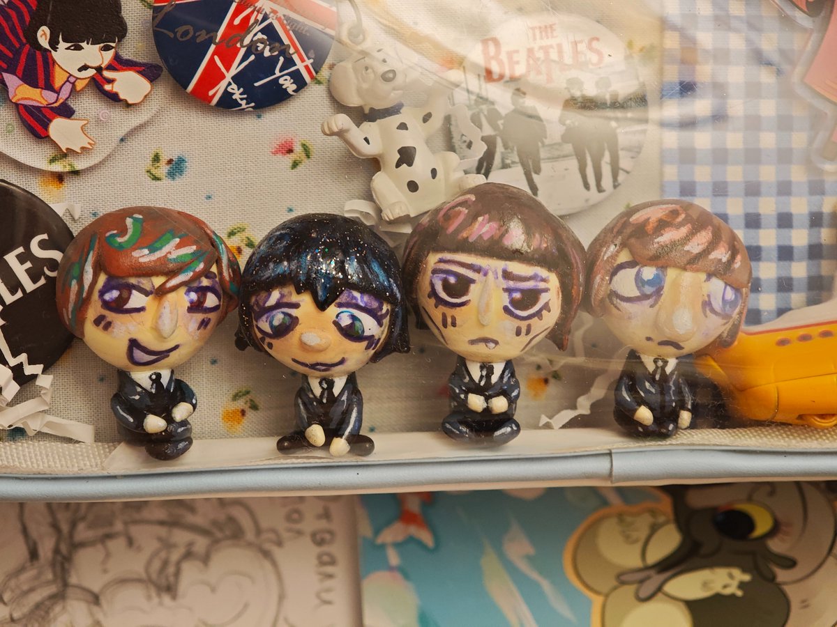 ThePalt0's tweet photo. I made smoll The Beatles figurines for my itabag 🪲✌️
#TheBeatles https://t.co/9qxK0coYjQ