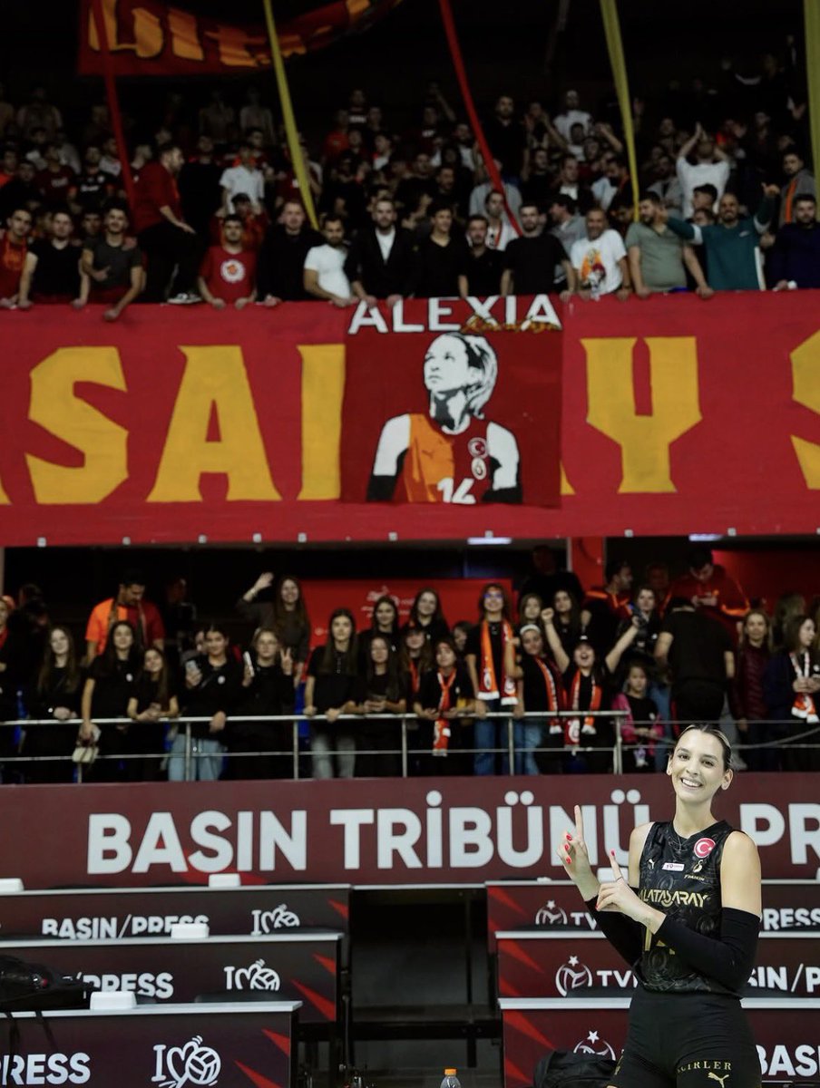 sultanlar8's tweet photo. İyi Ki Ale🥳🫠 https://t.co/iARCbVkzp0