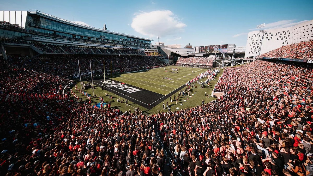 NolanDownes's tweet photo. Thankful to receive an offer from @GoBearcatsFB Thanks to coach @CoachPeteThomas & @CoachCFitch17 for your time today.
@CoachCardwell_ @CoachSattUC @BearcatJournal @UC_Recruiting @TomLoy247 @Andrew_Ivins @adamgorney @ChadSimmons_ @Andy_Villamarzo @CharlesPower @SWiltfong_ @stevequinnFBU @JacquezGreen @RecruitManatee @baylintrujillo @QBcoach1 @CJBennett_08 @JayGuarantano